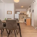 Apartamento Awesome In With Wifi *