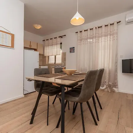 Appartement Awesome In With Wifi Biograd Na Moru