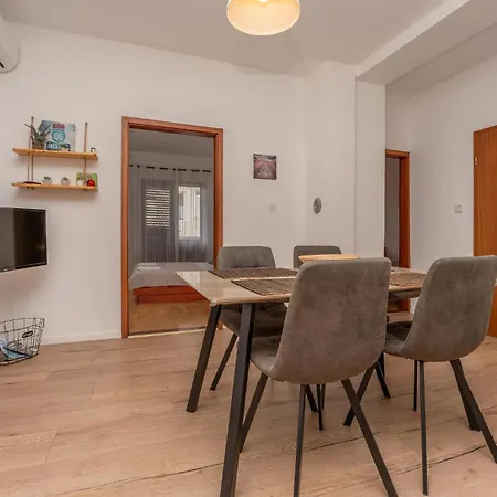 Appartement Awesome In With Wifi